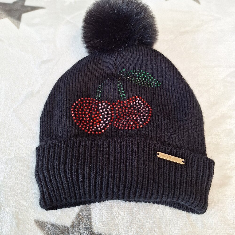 Juicy Couture Kids‎ Black Cherry Winter Hat Beanie Faux Fur Pom Pom Metal Logo